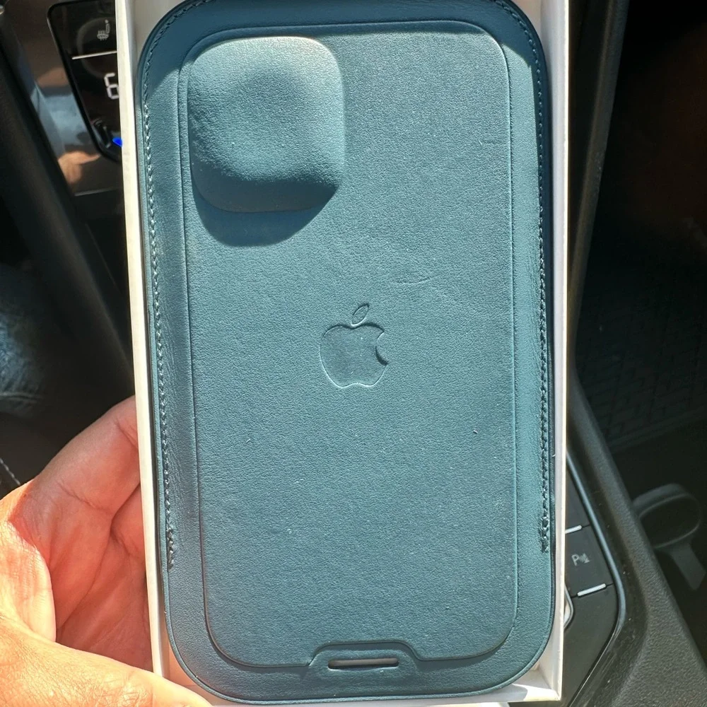 NEW! APPLE IPHONE 12 MINI LEATHER SLEEVE w/ MAGSAFE